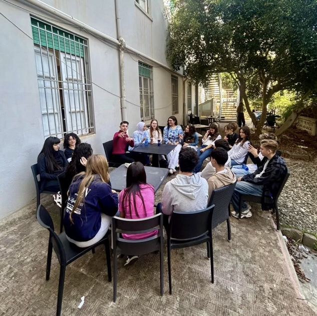 Erhöhung der Fremdsprachenkompetenz bei Schüler*innen und schulischem Personal am Carl-Bosch-Gymnasium Ludwigshafen am Rhein